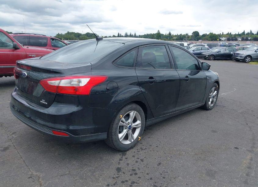Photo 4 of 2014 Ford Focus SE (VIN 1FADP3F24EL163141)