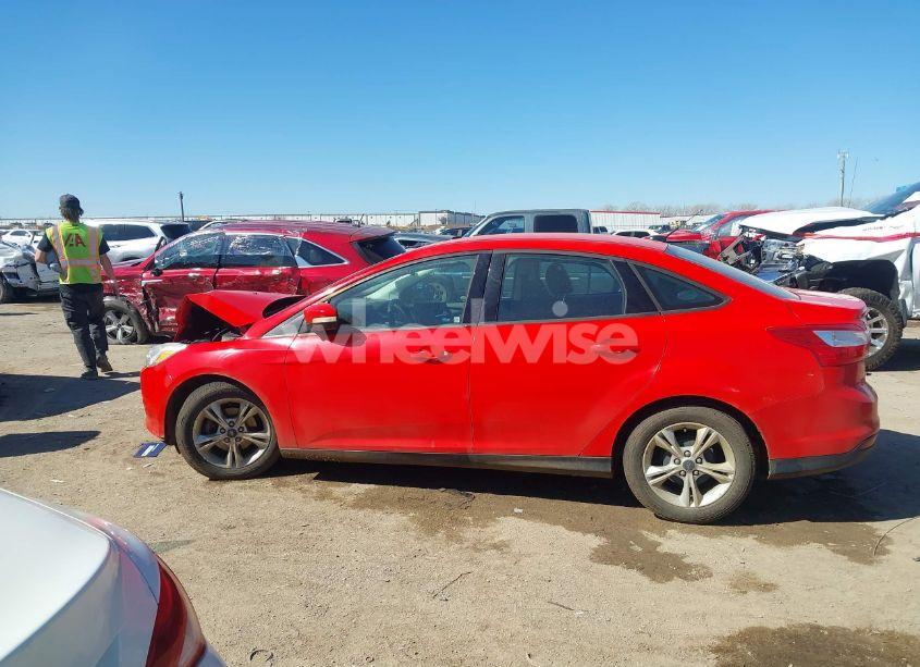 Photo 14 of 2014 Ford Focus SE (VIN 1FADP3F24EL168615)