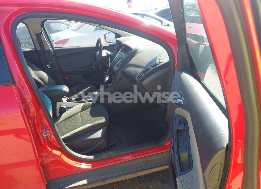 Photo 5 of 2014 Ford Focus SE (VIN 1FADP3F24EL168615)