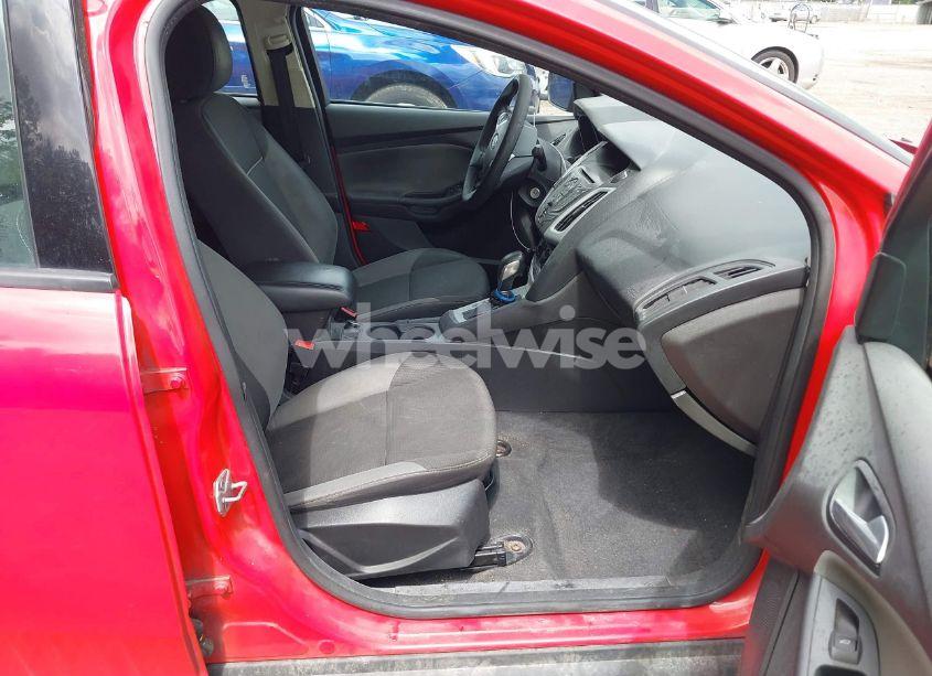 Photo 5 of 2014 Ford Focus SE (VIN 1FADP3F24EL170509)