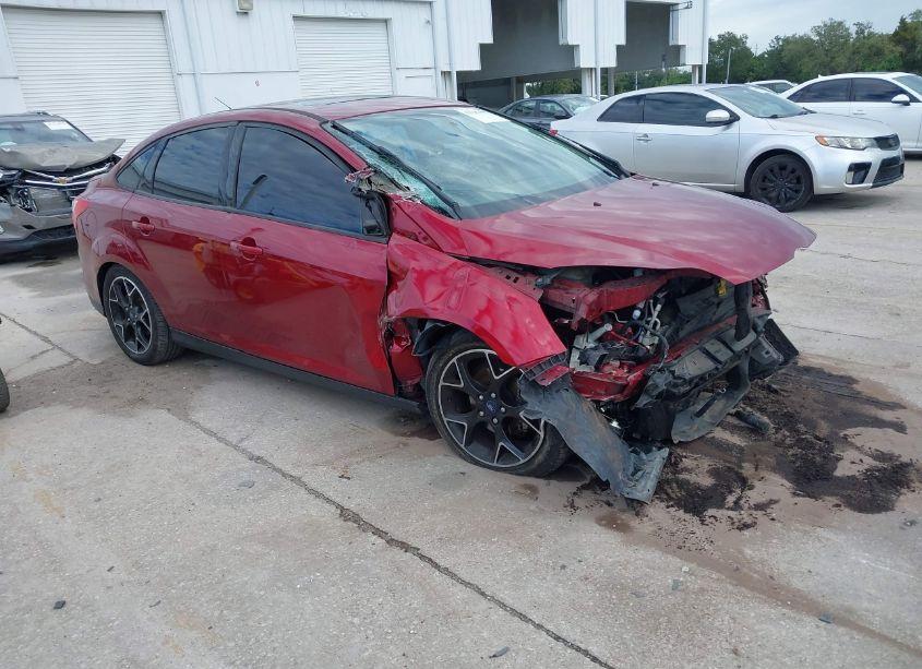 2014 Ford Focus SE (VIN 1FADP3F24EL173247) main photo