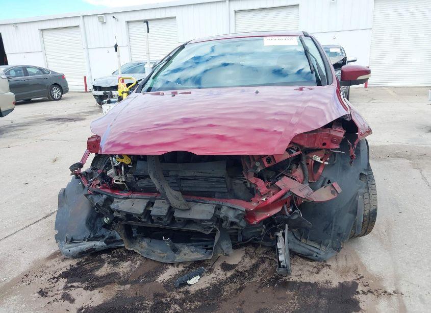 Photo 12 of 2014 Ford Focus SE (VIN 1FADP3F24EL173247)