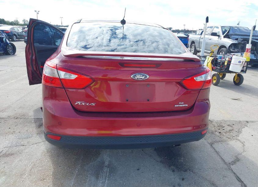 Photo 16 of 2014 Ford Focus SE (VIN 1FADP3F24EL173247)