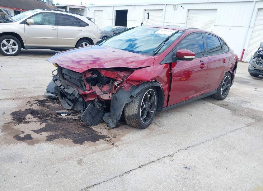 Photo 2 of 2014 Ford Focus SE (VIN 1FADP3F24EL173247)
