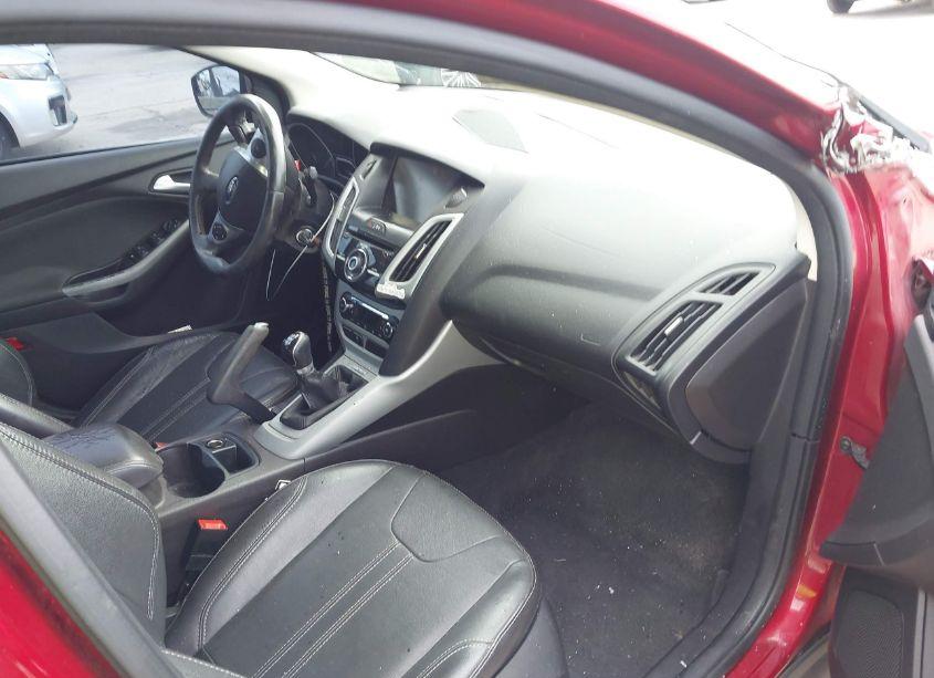 Photo 5 of 2014 Ford Focus SE (VIN 1FADP3F24EL173247)