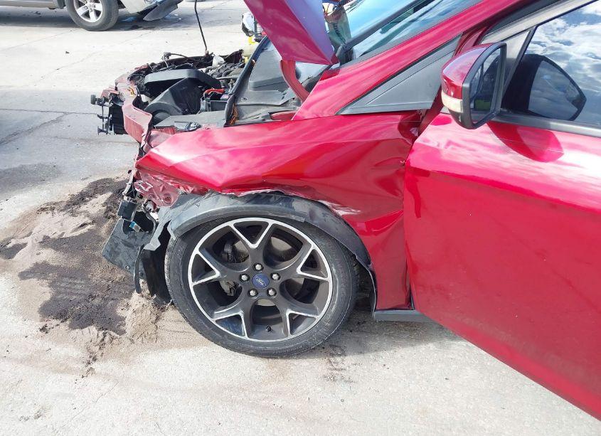 Photo 6 of 2014 Ford Focus SE (VIN 1FADP3F24EL173247)