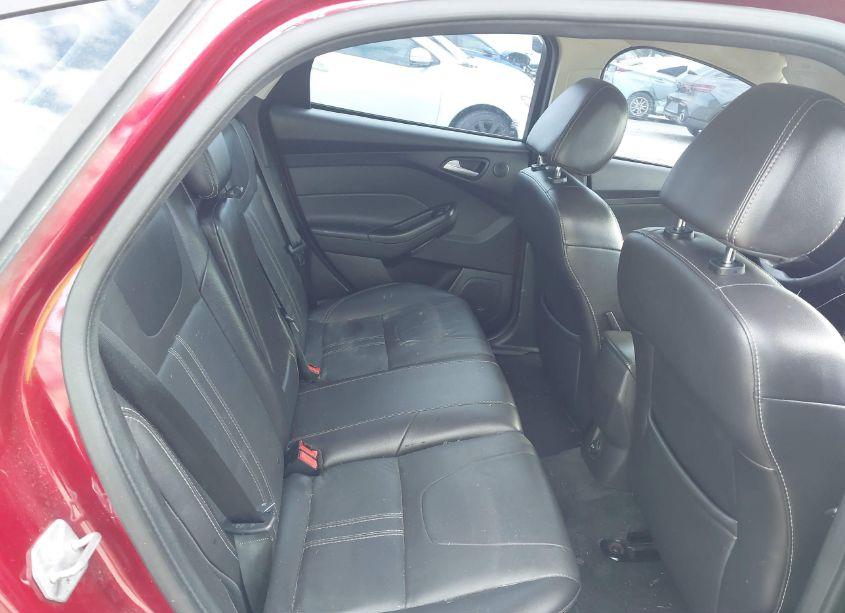 Photo 8 of 2014 Ford Focus SE (VIN 1FADP3F24EL173247)