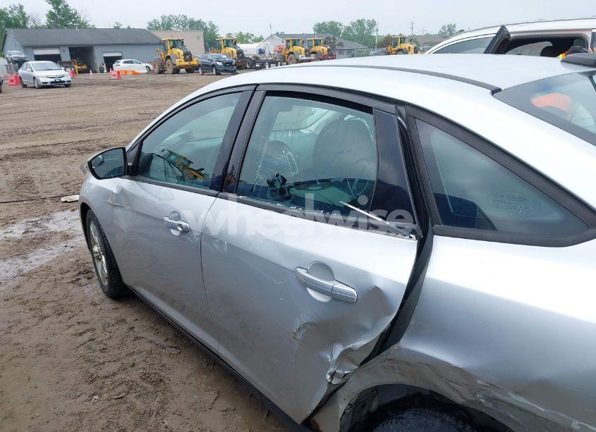 Photo 15 of 2014 Ford Focus SE (VIN 1FADP3F24EL181753)