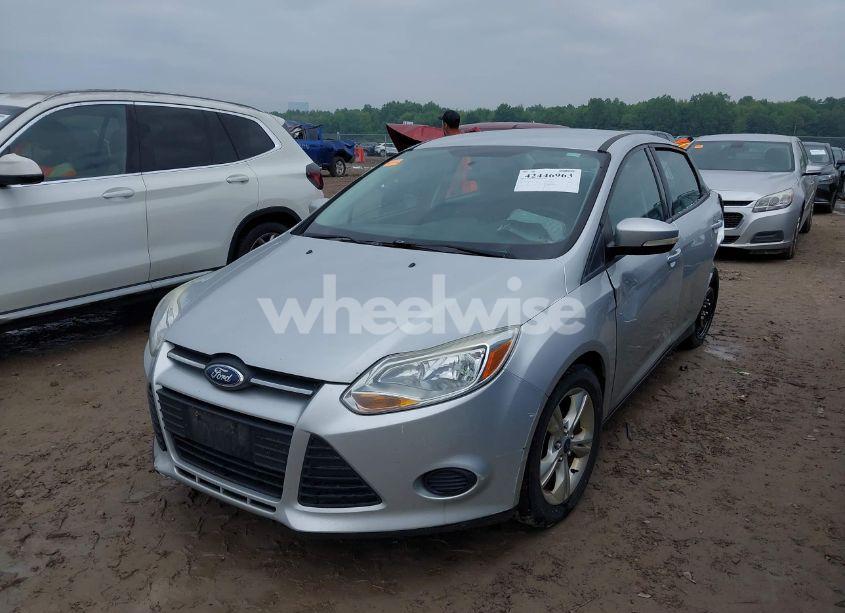 Photo 2 of 2014 Ford Focus SE (VIN 1FADP3F24EL181753)