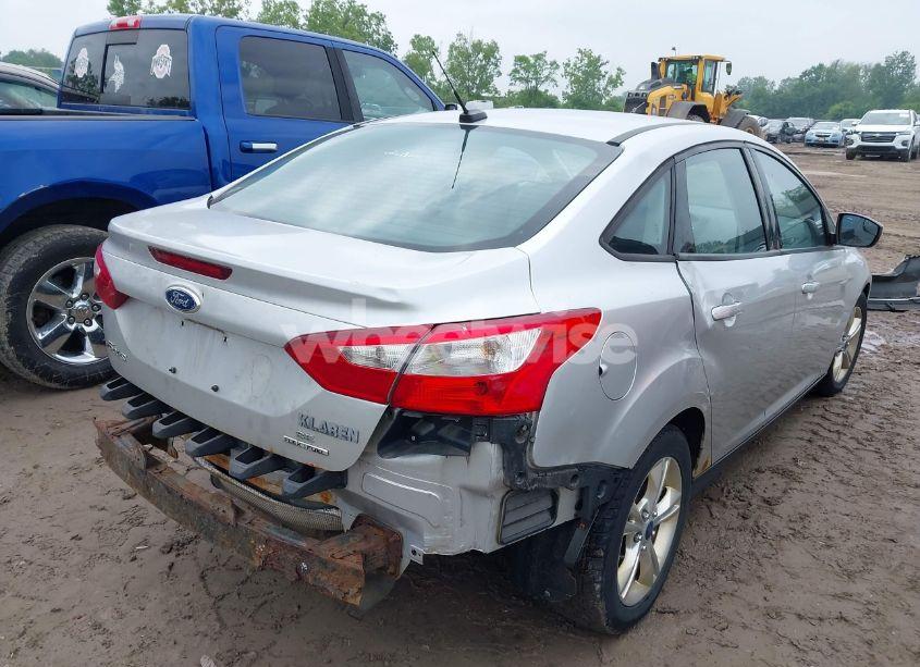 Photo 4 of 2014 Ford Focus SE (VIN 1FADP3F24EL181753)