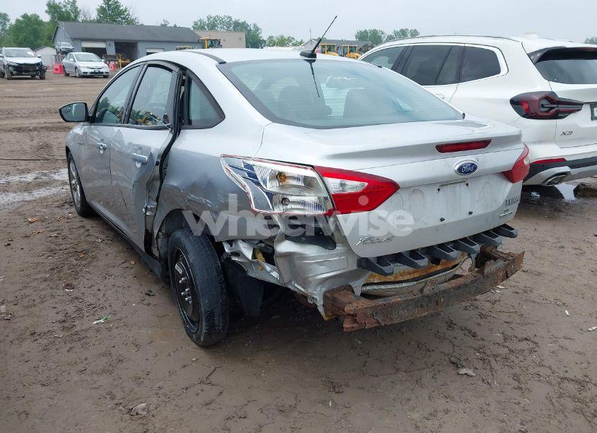 Photo 6 of 2014 Ford Focus SE (VIN 1FADP3F24EL181753)