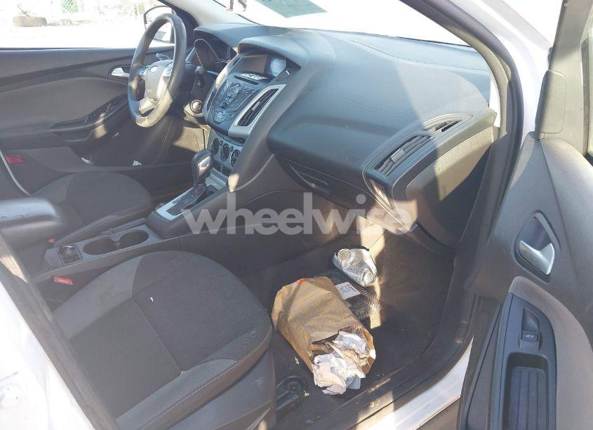 Photo 5 of 2014 Ford Focus SE (VIN 1FADP3F24EL192333)