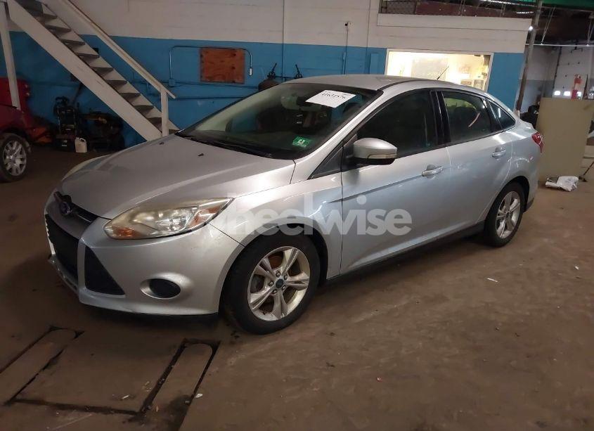 Photo 2 of 2014 Ford Focus SE (VIN 1FADP3F24EL197712)