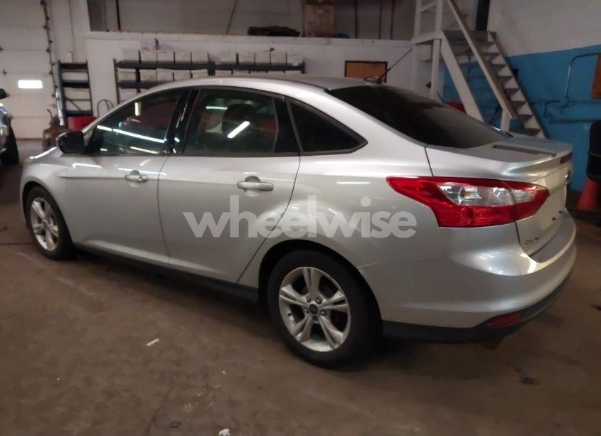 Photo 3 of 2014 Ford Focus SE (VIN 1FADP3F24EL197712)