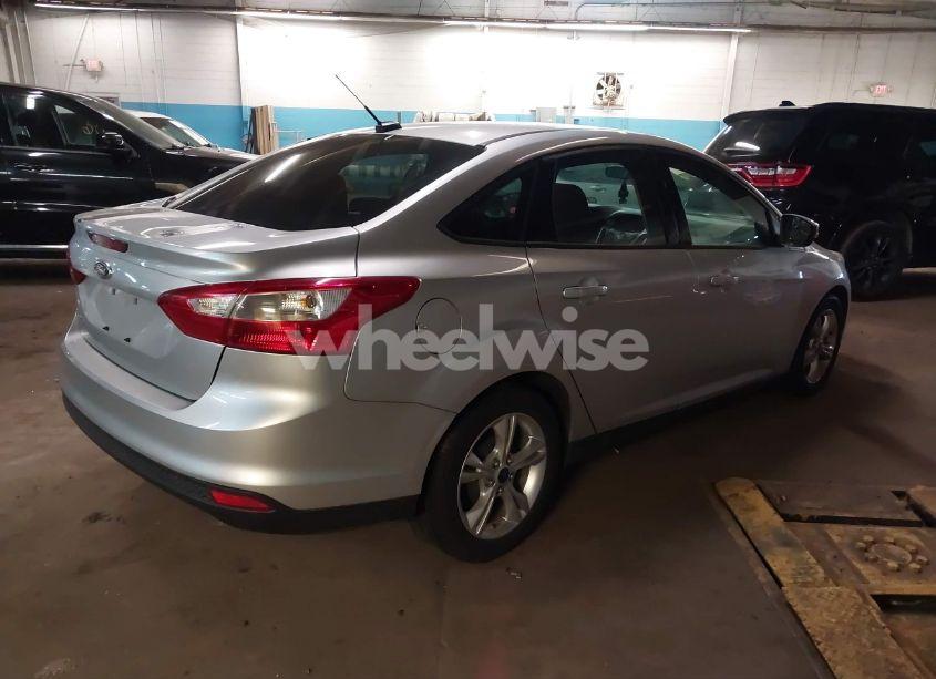 Photo 4 of 2014 Ford Focus SE (VIN 1FADP3F24EL197712)