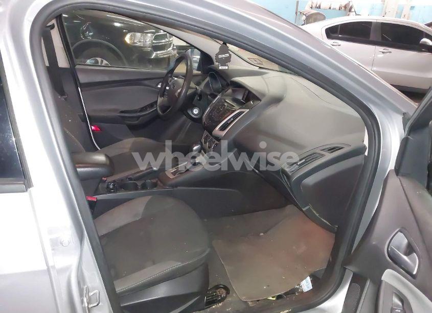 Photo 5 of 2014 Ford Focus SE (VIN 1FADP3F24EL197712)