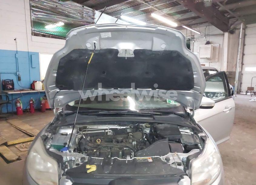 Photo 9 of 2014 Ford Focus SE (VIN 1FADP3F24EL197712)