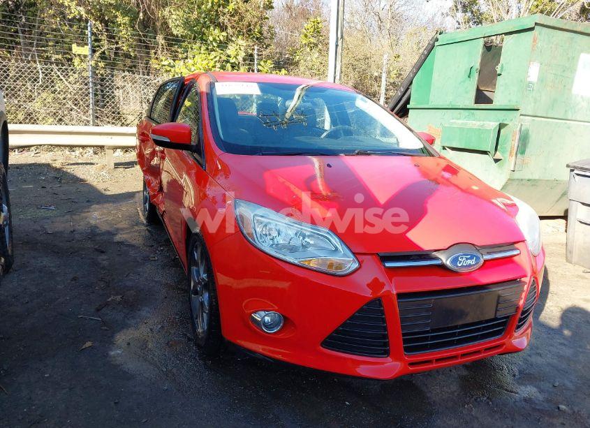 2014 Ford Focus SE (VIN 1FADP3F24EL217957) main photo