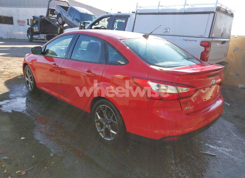 Photo 3 of 2014 Ford Focus SE (VIN 1FADP3F24EL217957)