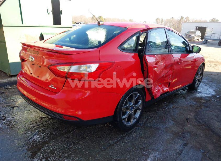 Photo 4 of 2014 Ford Focus SE (VIN 1FADP3F24EL217957)