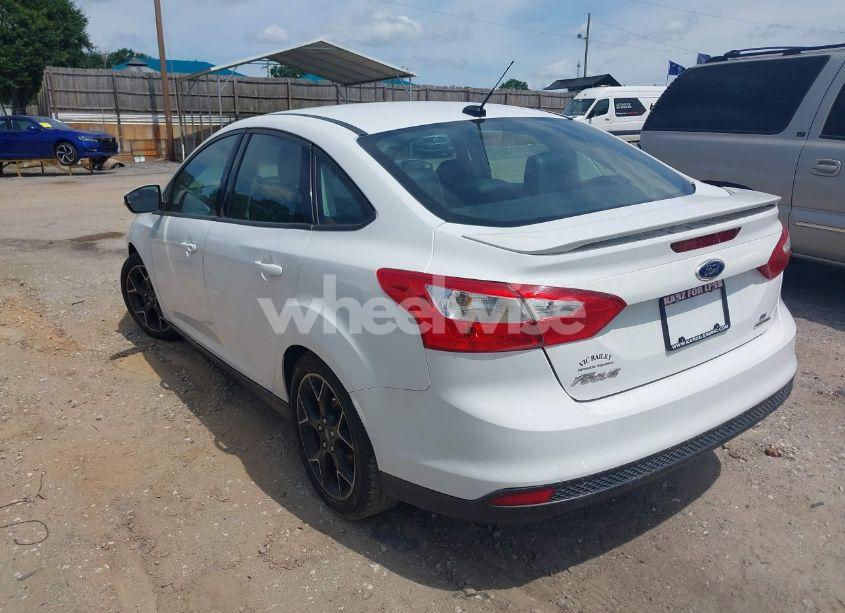 Photo 3 of 2014 Ford Focus SE (VIN 1FADP3F24EL221913)