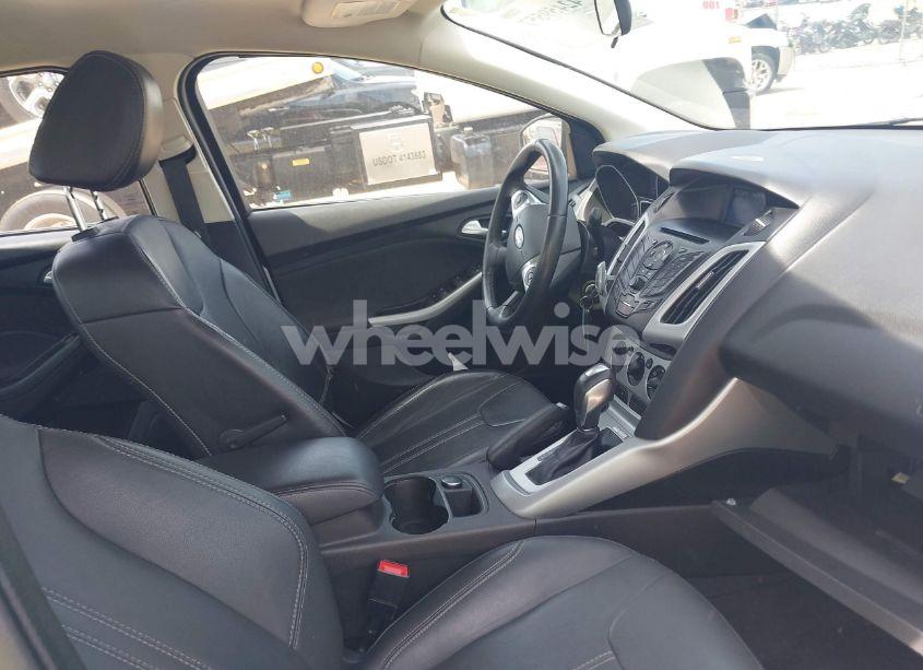 Photo 5 of 2014 Ford Focus SE (VIN 1FADP3F24EL221913)