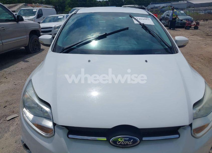 Photo 6 of 2014 Ford Focus SE (VIN 1FADP3F24EL221913)
