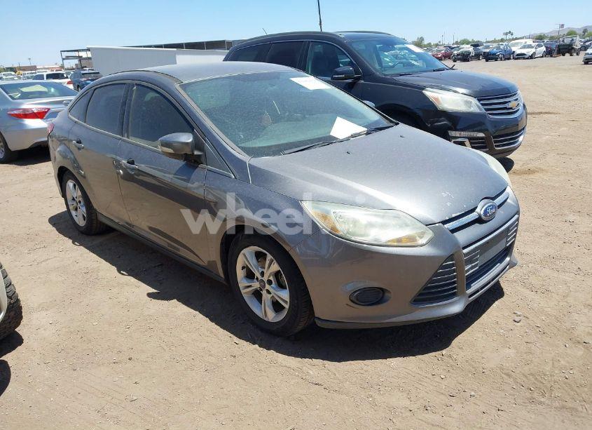 2014 Ford Focus SE (VIN 1FADP3F24EL230143) main photo