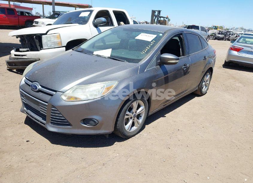 Photo 2 of 2014 Ford Focus SE (VIN 1FADP3F24EL230143)