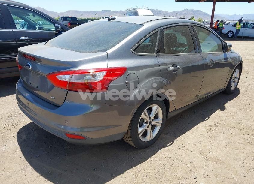 Photo 4 of 2014 Ford Focus SE (VIN 1FADP3F24EL230143)