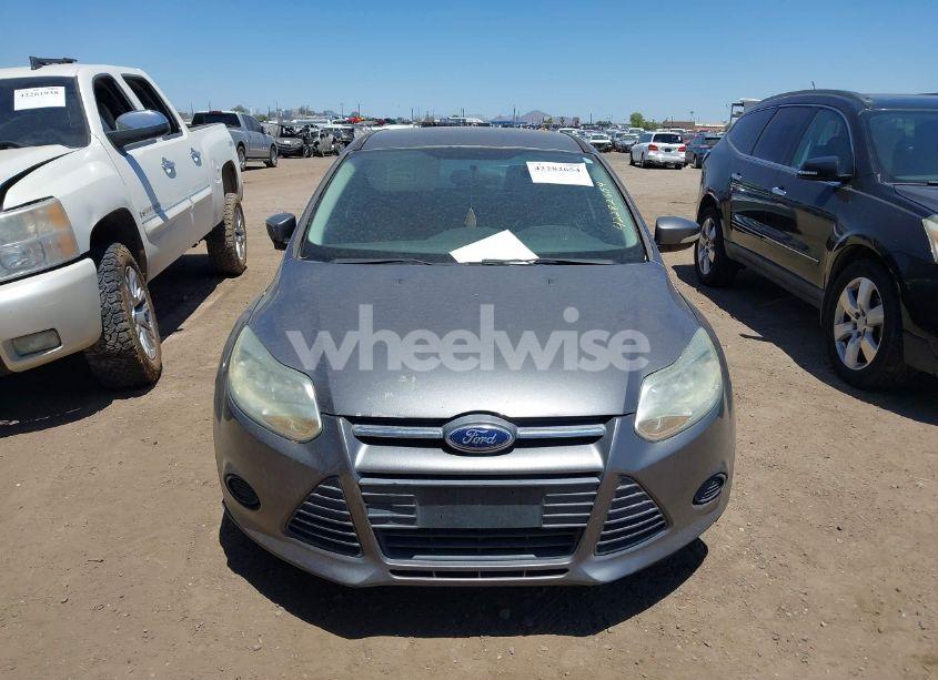 Photo 6 of 2014 Ford Focus SE (VIN 1FADP3F24EL230143)
