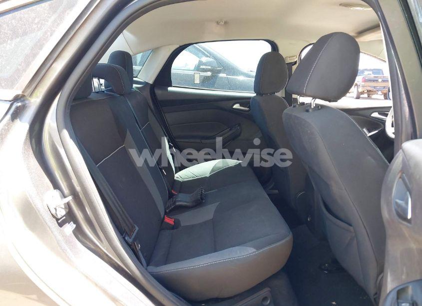 Photo 8 of 2014 Ford Focus SE (VIN 1FADP3F24EL230143)