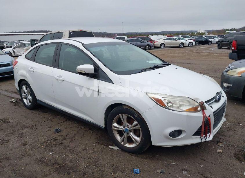 2014 Ford Focus SE (VIN 1FADP3F24EL249338) main photo