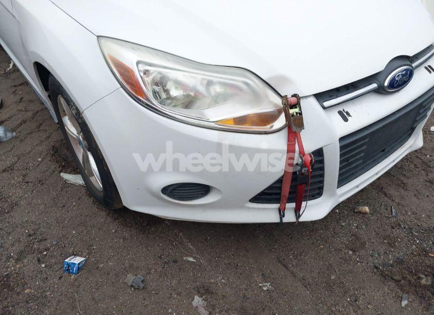 Photo 14 of 2014 Ford Focus SE (VIN 1FADP3F24EL249338)