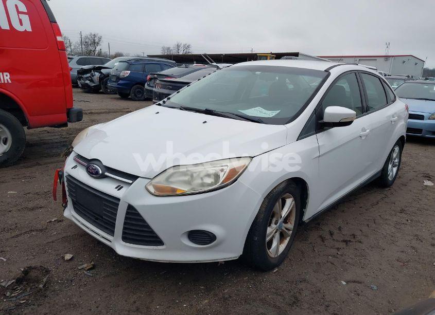 Photo 2 of 2014 Ford Focus SE (VIN 1FADP3F24EL249338)