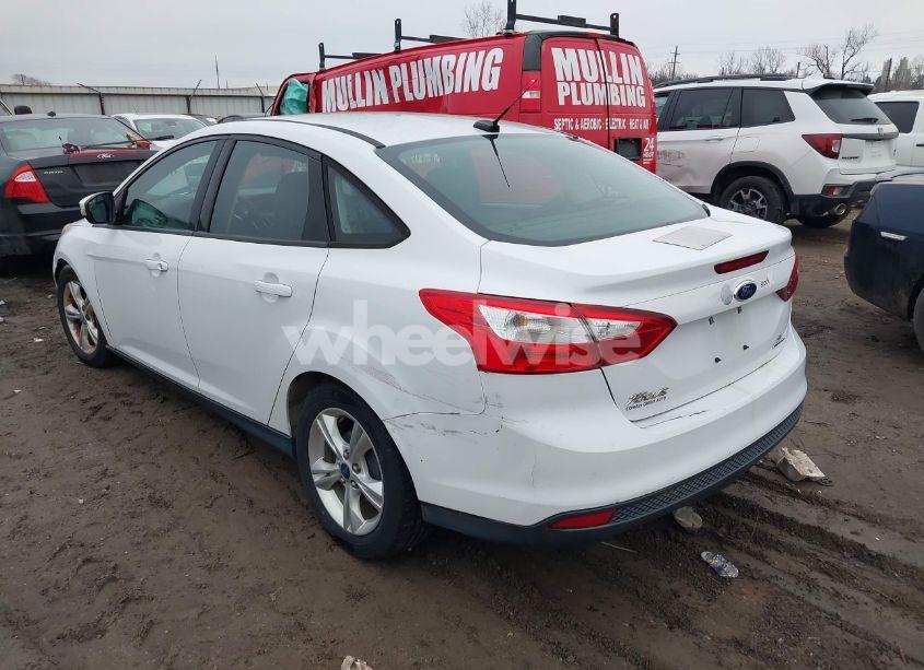 Photo 3 of 2014 Ford Focus SE (VIN 1FADP3F24EL249338)