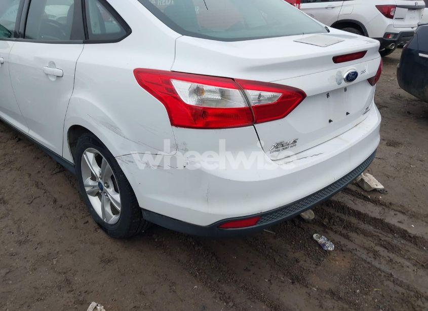 Photo 6 of 2014 Ford Focus SE (VIN 1FADP3F24EL249338)