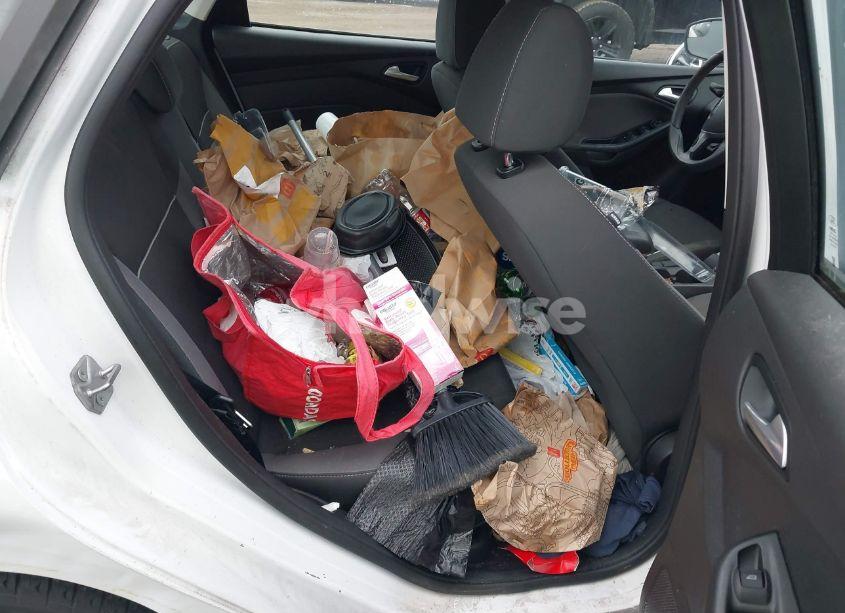 Photo 8 of 2014 Ford Focus SE (VIN 1FADP3F24EL249338)