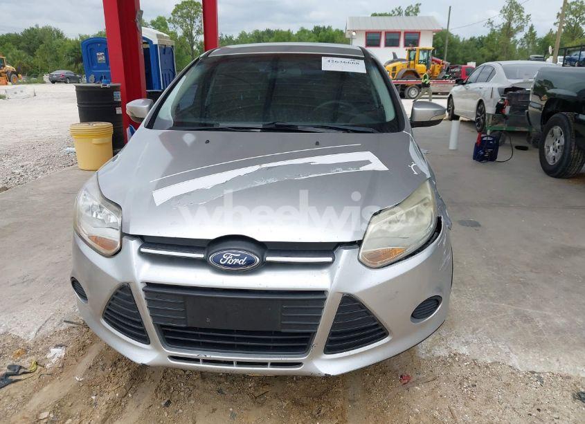 Photo 12 of 2014 Ford Focus SE (VIN 1FADP3F24EL257858)
