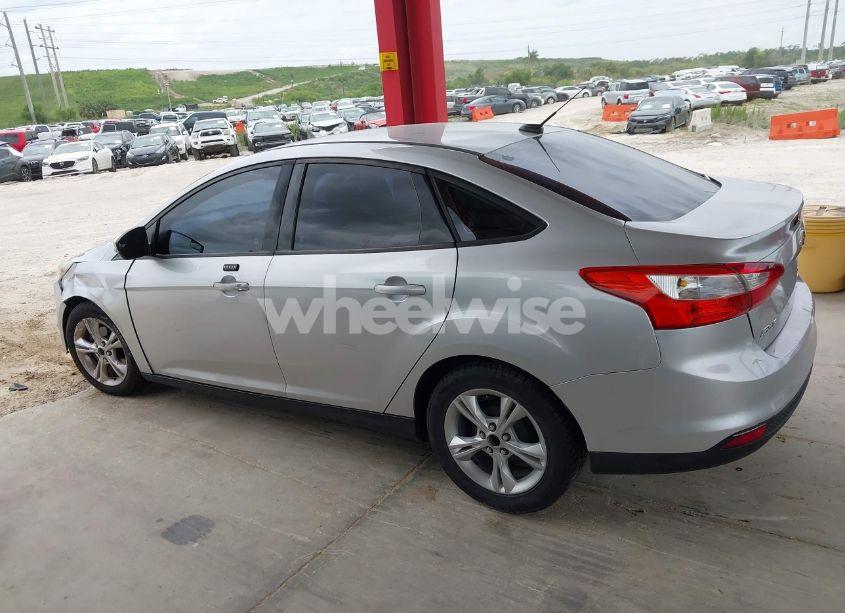 Photo 14 of 2014 Ford Focus SE (VIN 1FADP3F24EL257858)