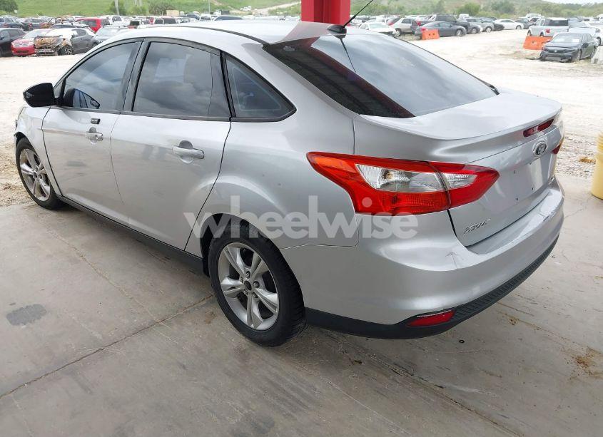 Photo 3 of 2014 Ford Focus SE (VIN 1FADP3F24EL257858)