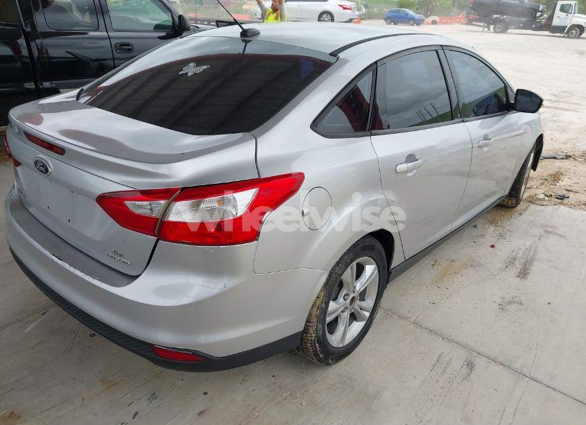 Photo 4 of 2014 Ford Focus SE (VIN 1FADP3F24EL257858)