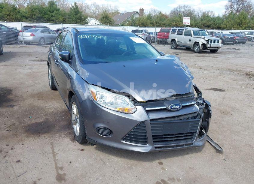 2014 Ford Focus SE (VIN 1FADP3F24EL258993) main photo