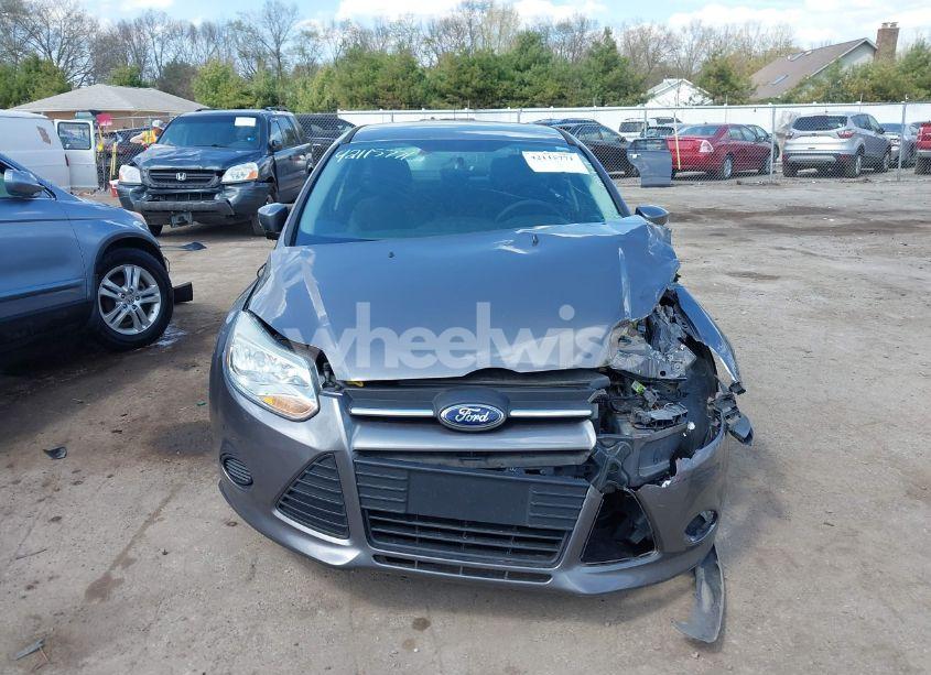 Photo 12 of 2014 Ford Focus SE (VIN 1FADP3F24EL258993)
