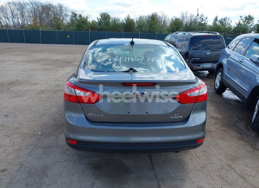 Photo 16 of 2014 Ford Focus SE (VIN 1FADP3F24EL258993)