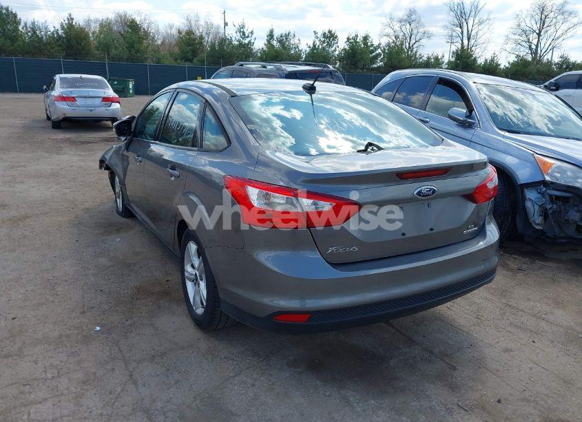 Photo 3 of 2014 Ford Focus SE (VIN 1FADP3F24EL258993)