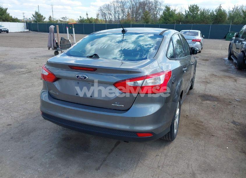 Photo 4 of 2014 Ford Focus SE (VIN 1FADP3F24EL258993)