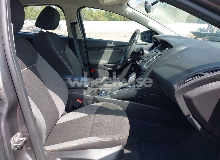 Photo 5 of 2014 Ford Focus SE (VIN 1FADP3F24EL258993)