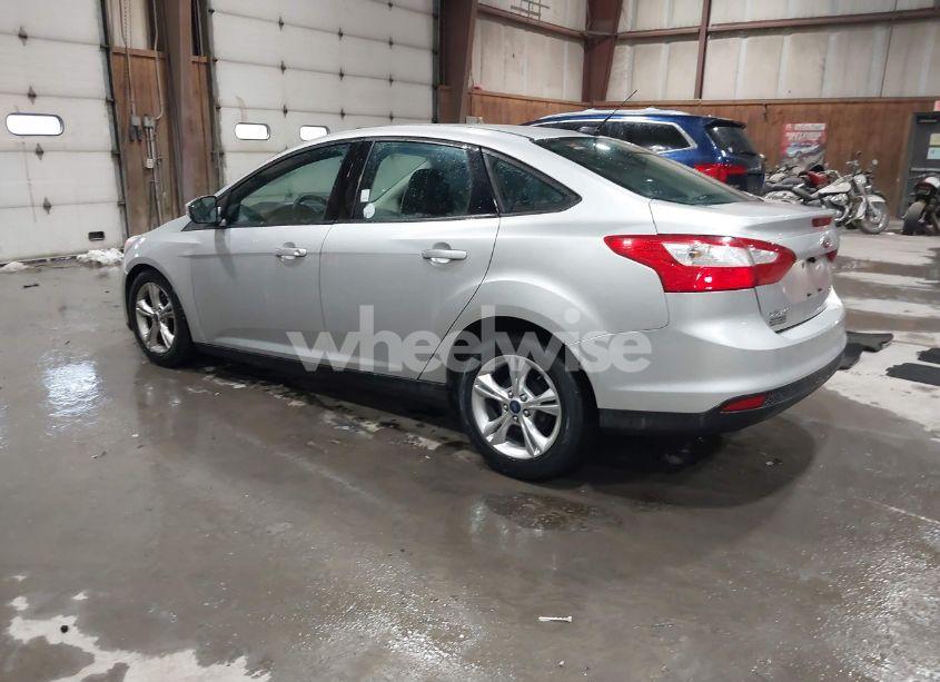 Photo 3 of 2014 Ford Focus SE (VIN 1FADP3F24EL262042)
