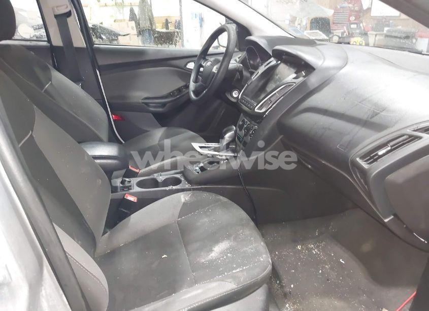 Photo 5 of 2014 Ford Focus SE (VIN 1FADP3F24EL262042)